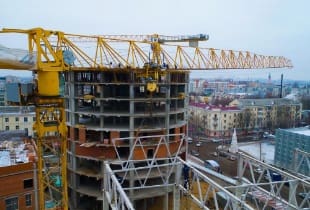 Монтаж конструкций производства Венталл стальные решения при строительстве Дворца спорта в Калуге идет полным ходом