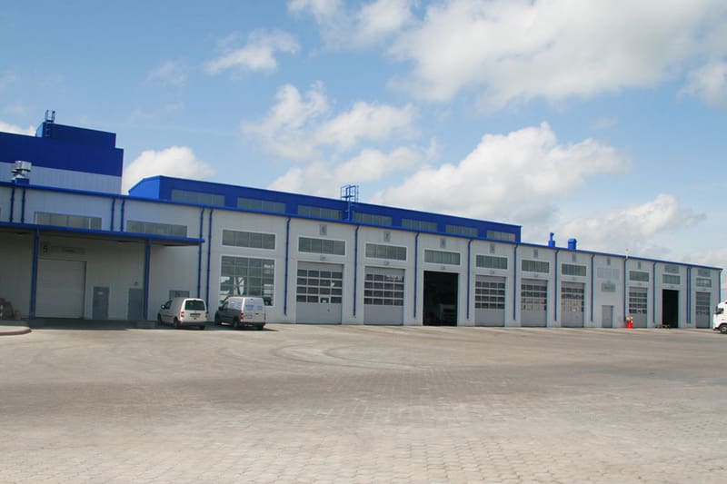 Здание сервисного центра VOLVO «Карго Лайн» по обслуживанию большегрузных автомобилей размерами 86,80х106,80х7,00/13,80/16,72 м