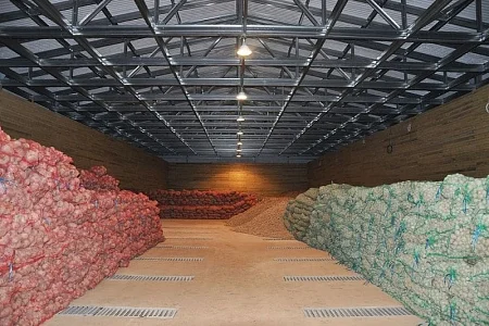 Овощехранилище для Минобороны на 2500 тонн в сельхозпредприятии «Родина» размерами 21,00х50,00х6,00 м