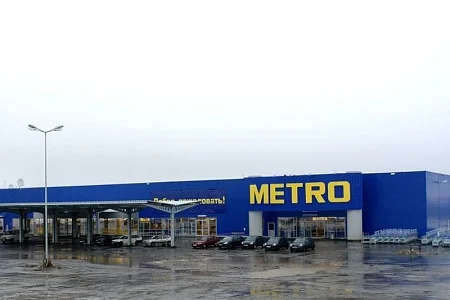 Торговый центр METRO размерами 98,00х105,00 м