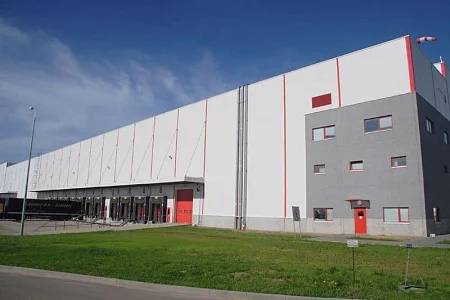 Ограждающие конструкции для фабрики по производству кормов для животных "Нестле Пурина ПетКер", объем поставки - 11 000 кв.м