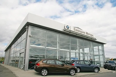 Автоцентр BMW "Бавария Моторс" размерами 18,00х33,00х5,40 м