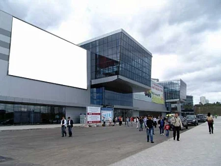 Ограждающие конструкции для Международного торгово-выставочного комплекса "Крокус Экспо" (павильон №3), объем поставки - 36 873 кв.м